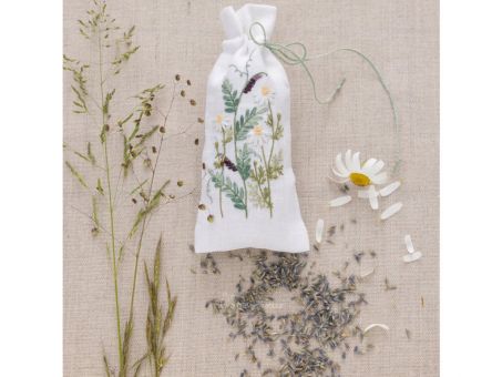 Super SALE Anchor The Meadow Collection - Camomile and Mouse Peas 