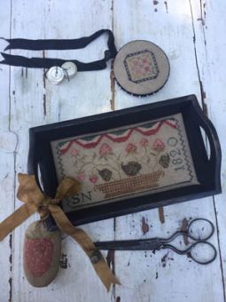 Stacy Nash Primitives - Quaker Sewing Tray, Pin Disk &Strawberry PinkeepBerry Basket Sewing Tray 