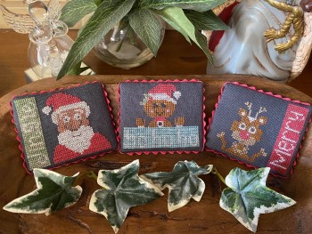 Frog Cottage Designs - Merry And Bright 