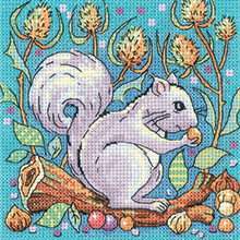 Heritage Stitchcraft - Grey Squirrel 